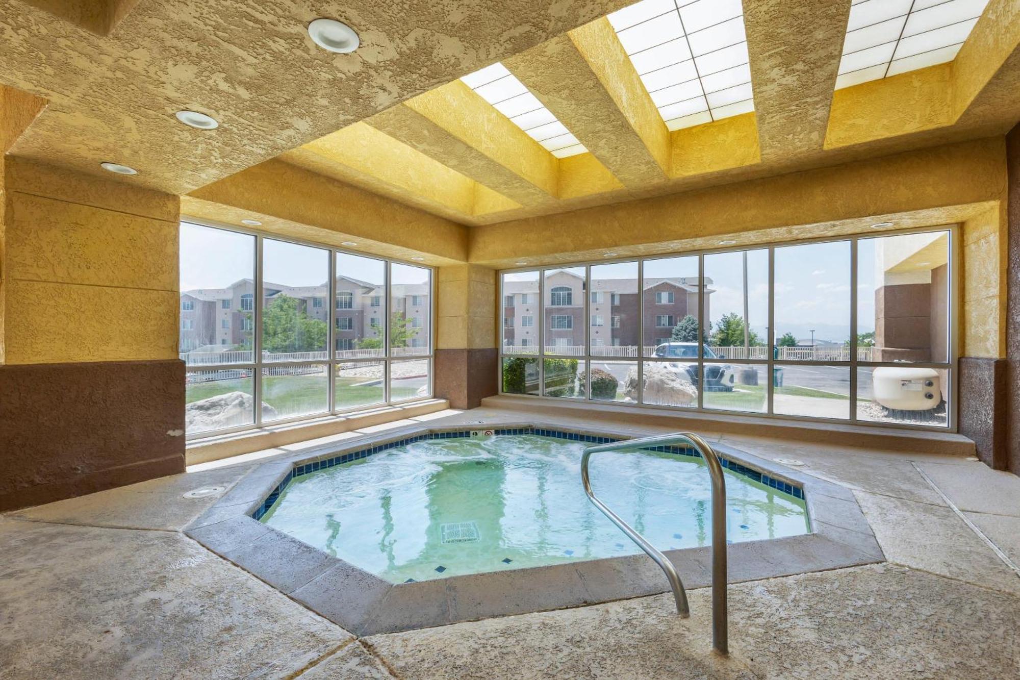 Comfort Inn & Suites Orem - Provo מראה חיצוני תמונה